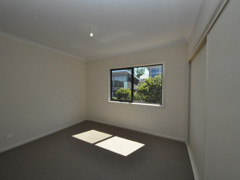 12 Yellowgum Crescent (1-5 Centra, Mooroolbark VIC 3138
