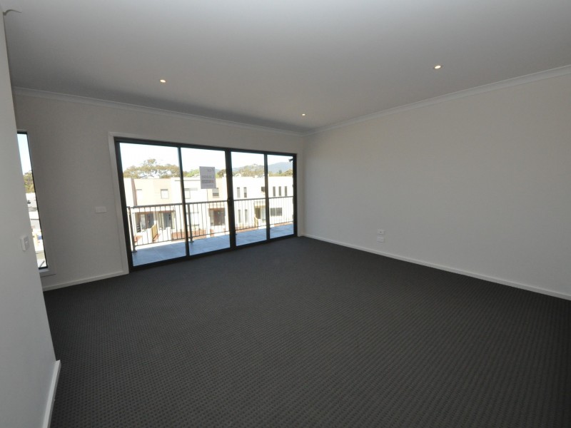 2 Yellowgum Crescent, Mooroolbark VIC 3138