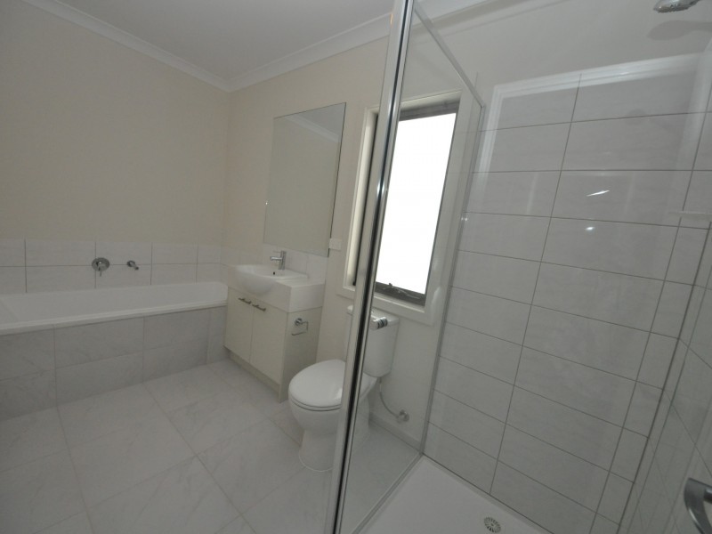 2 Yellowgum Crescent, Mooroolbark VIC 3138