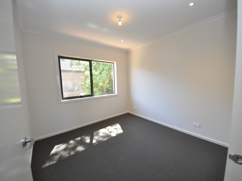 2 Yellowgum Crescent, Mooroolbark VIC 3138