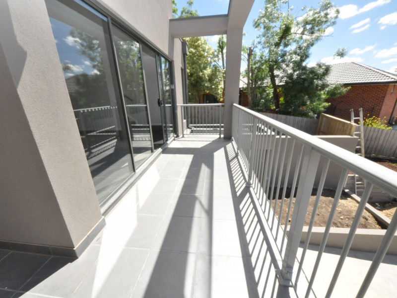 2 Yellowgum Crescent, Mooroolbark VIC 3138