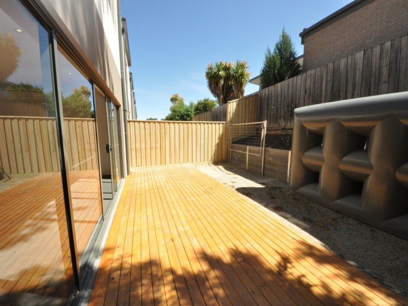 2 Yellowgum Crescent, Mooroolbark VIC 3138