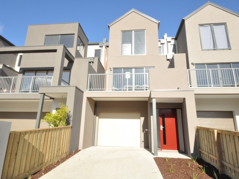 6 Yellowgum Crescent (1-5 Centra, Mooroolbark VIC 3138