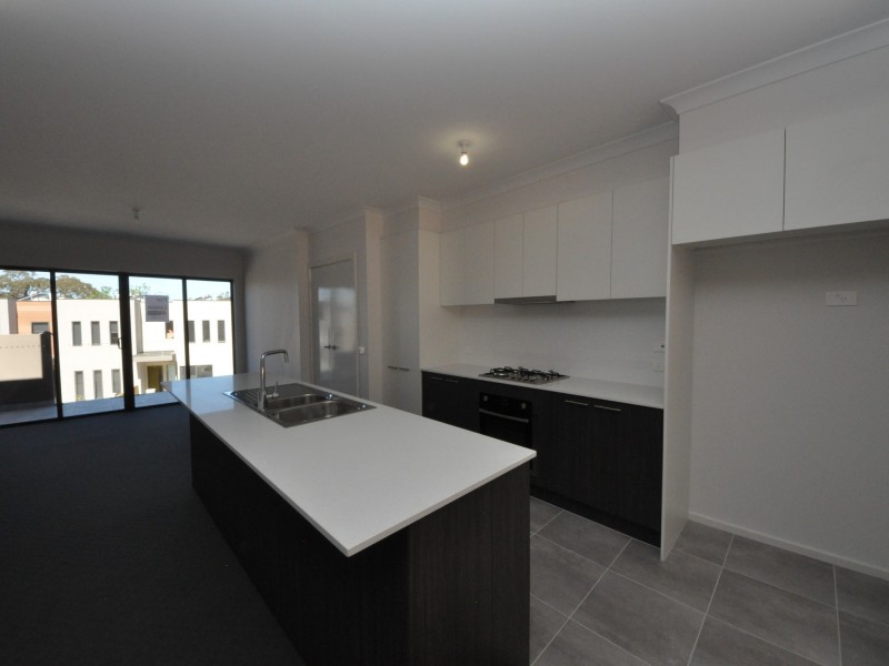 6 Yellowgum Crescent (1-5 Centra, Mooroolbark VIC 3138
