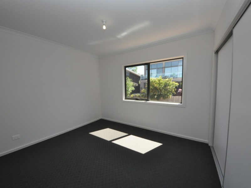 6 Yellowgum Crescent (1-5 Centra, Mooroolbark VIC 3138