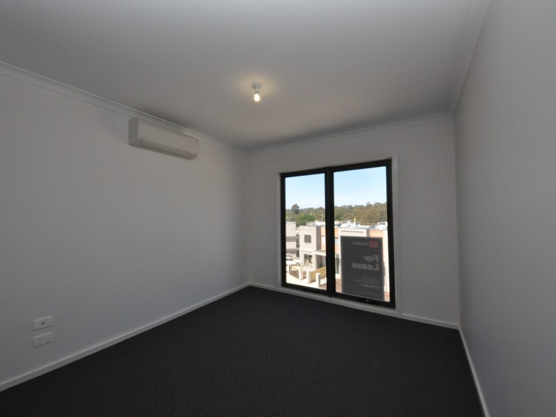 6 Yellowgum Crescent (1-5 Centra, Mooroolbark VIC 3138