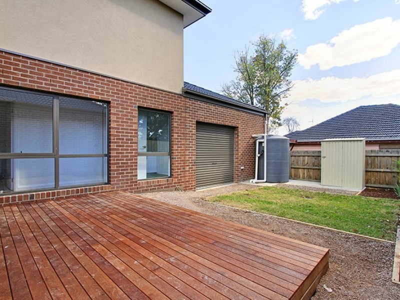 1/59 Surrey Road East, Croydon VIC 3136