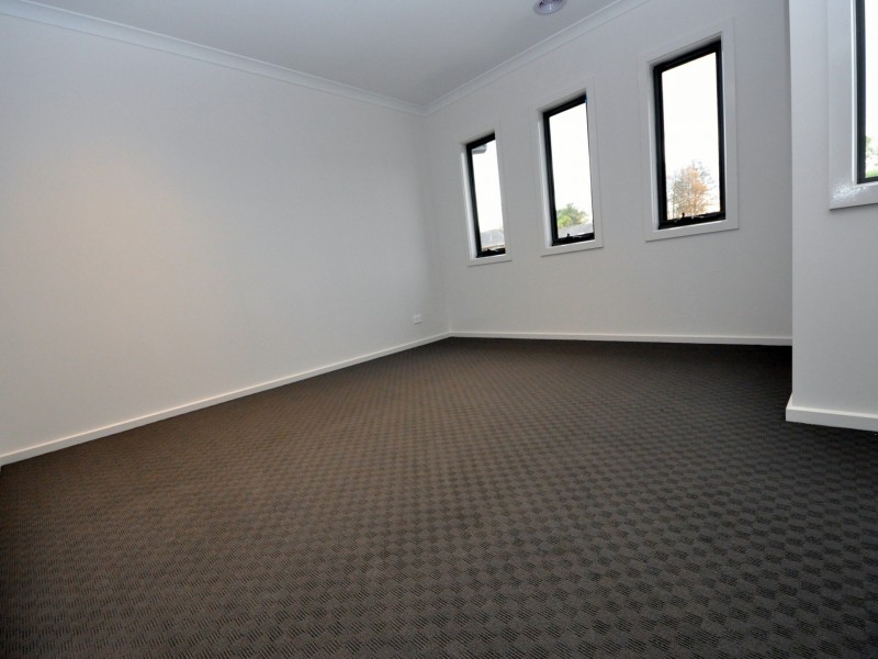 3 Central Avenue, Mooroolbark VIC 3138