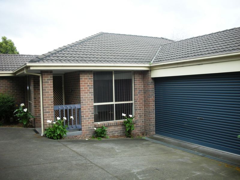 2/4 Douglas Street, Boronia VIC 3155