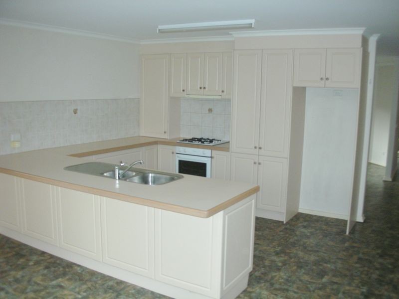 2/4 Douglas Street, Boronia VIC 3155