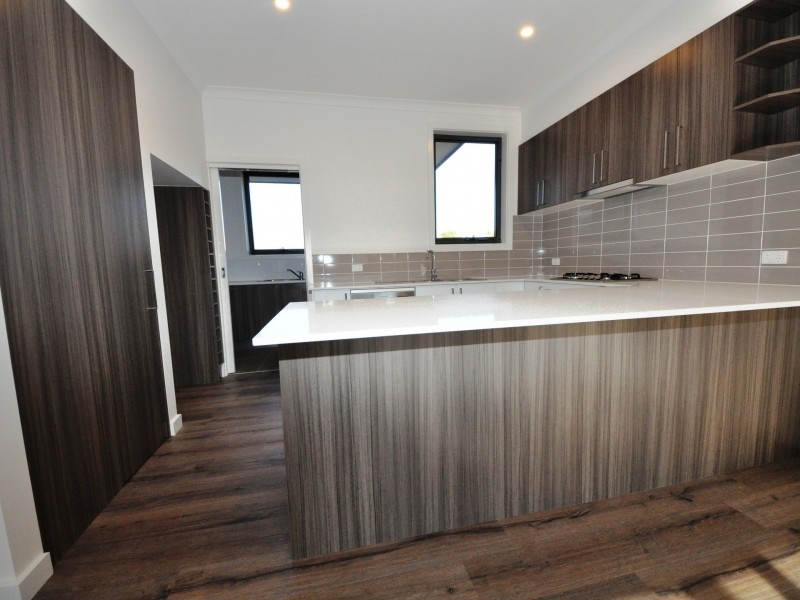 1 24 Mountain View Rd (1 Argyle, Kilsyth VIC 3137