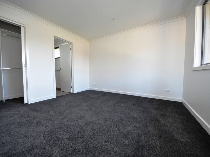 1 24 Mountain View Rd (1 Argyle, Kilsyth VIC 3137