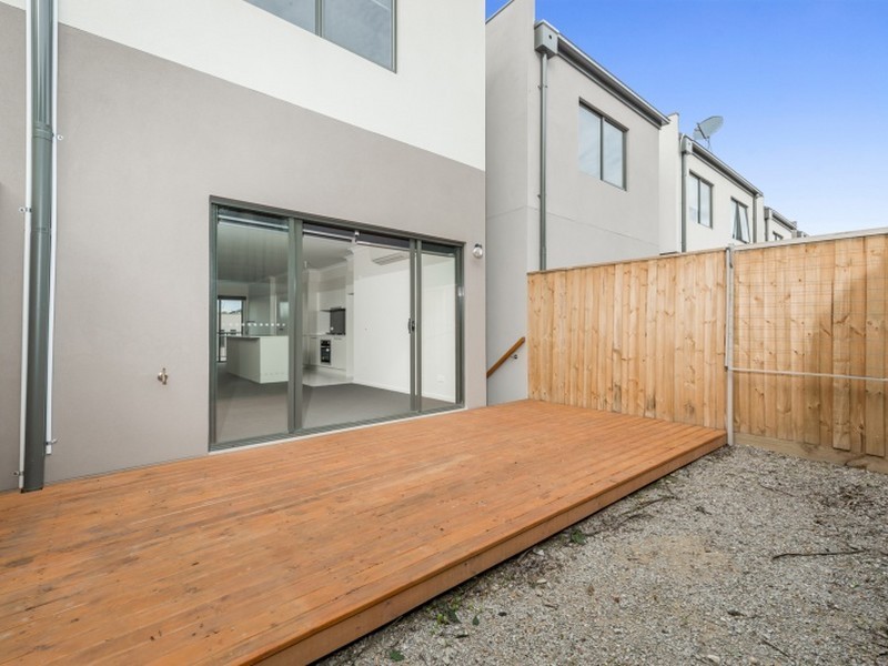 4 Yellow Gum Crescent, Mooroolbark VIC 3138