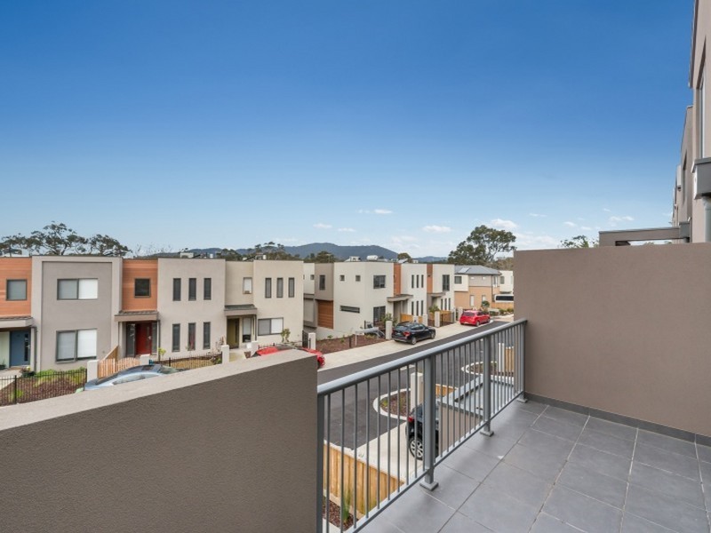 4 Yellow Gum Crescent, Mooroolbark VIC 3138