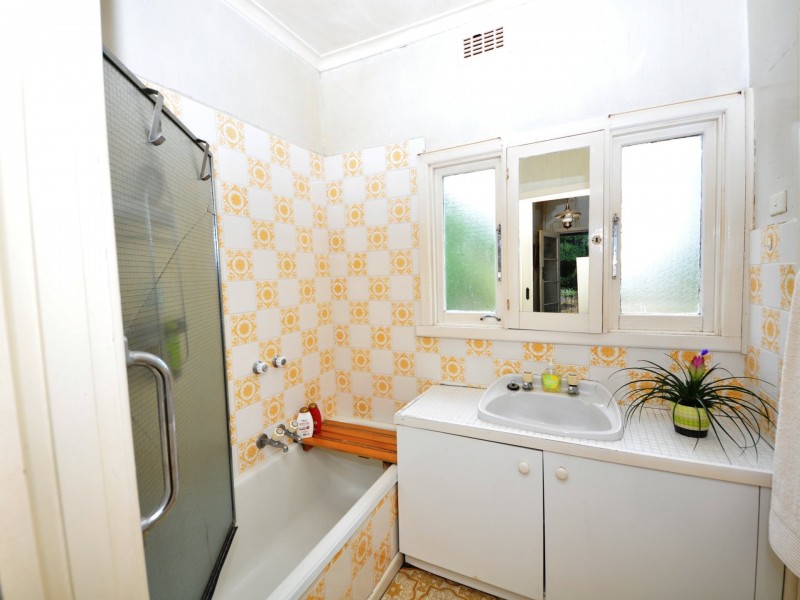 13 Murray Road, Croydon VIC 3136