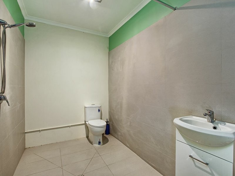 Shop B/211 Mt Dandenong Road, Croydon VIC 3136