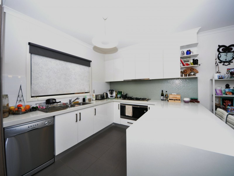 1A Lockhart Court, Kilsyth VIC 3137