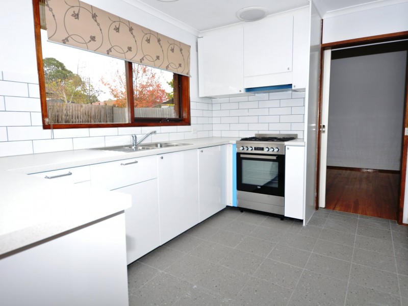 69 Chalcot Drive, Endeavour Hills VIC 3802