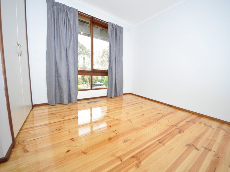 69 Chalcot Drive, Endeavour Hills VIC 3802