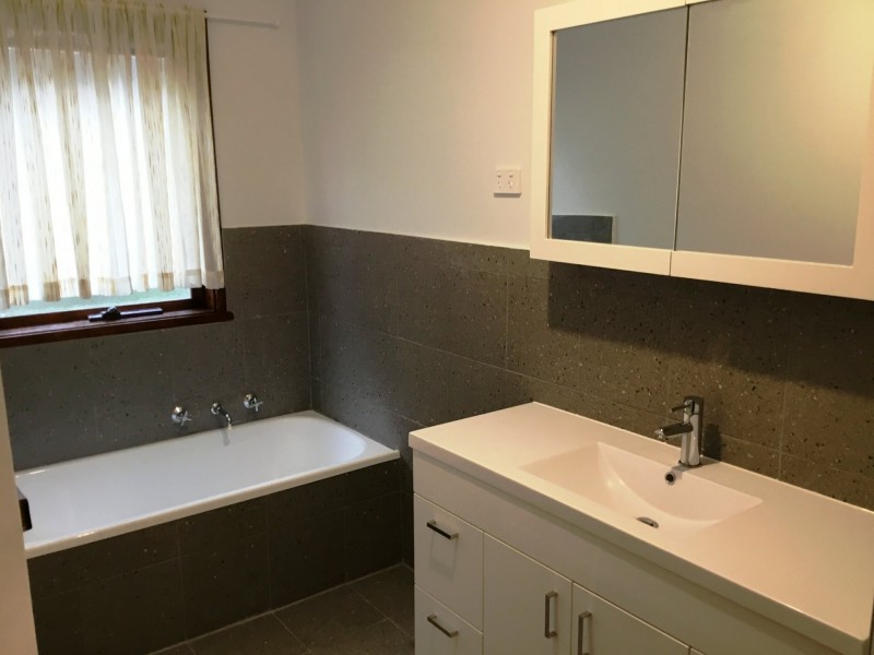 69 Chalcot Drive, Endeavour Hills VIC 3802