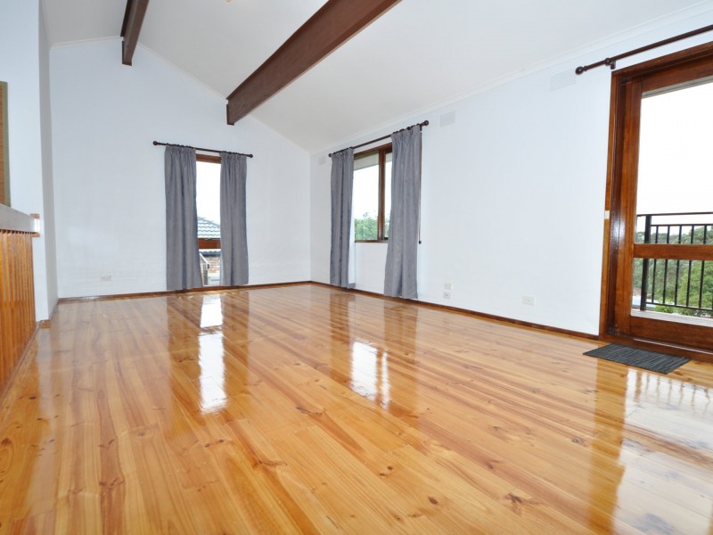 69 Chalcot Drive, Endeavour Hills VIC 3802