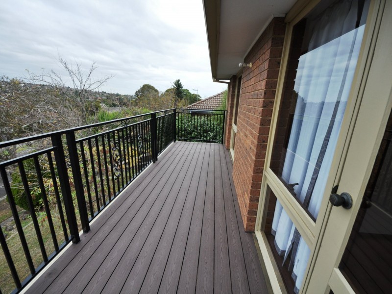 69 Chalcot Drive, Endeavour Hills VIC 3802