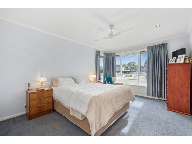 5 Sunray Court, Croydon VIC 3136