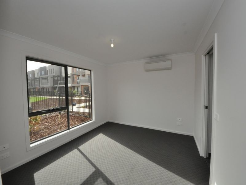 24 Lithgow Way, Mooroolbark VIC 3138