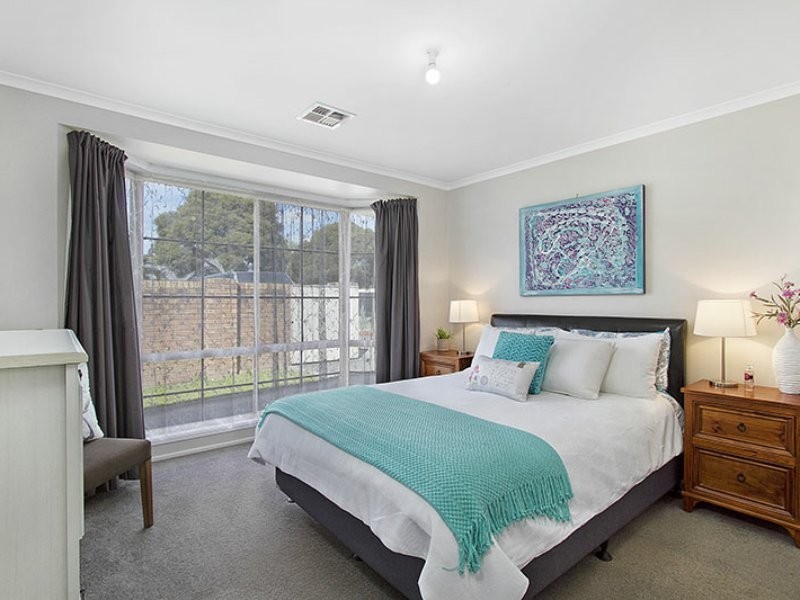 2 Rendcomb Street, Kilsyth South VIC 3137