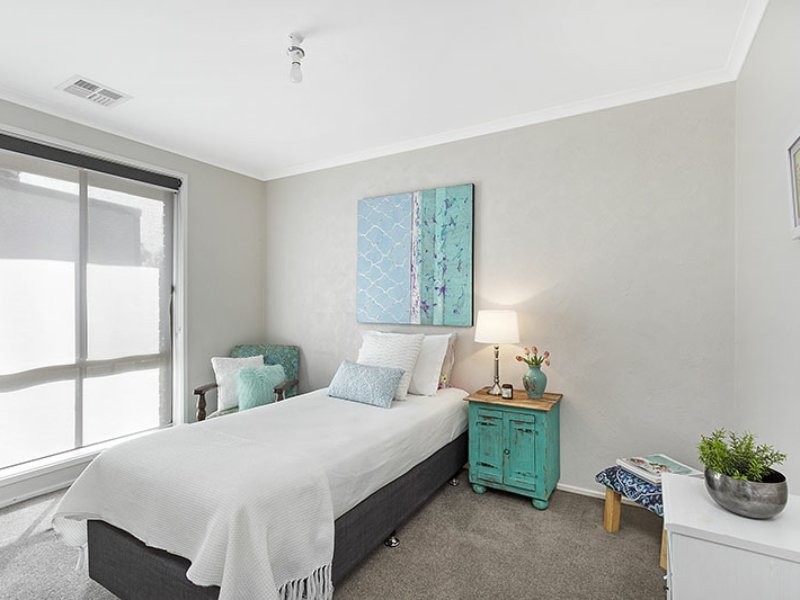 2 Rendcomb Street, Kilsyth South VIC 3137