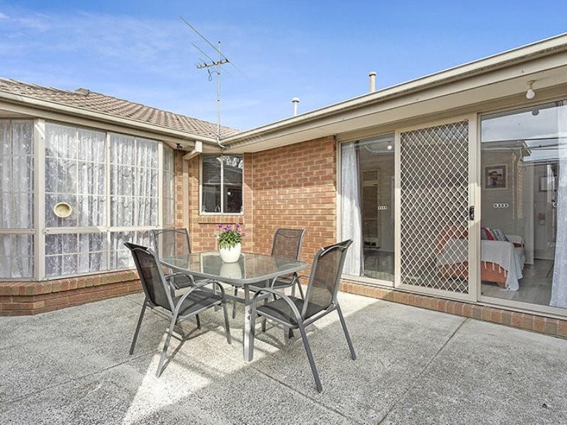 2 Rendcomb Street, Kilsyth South VIC 3137