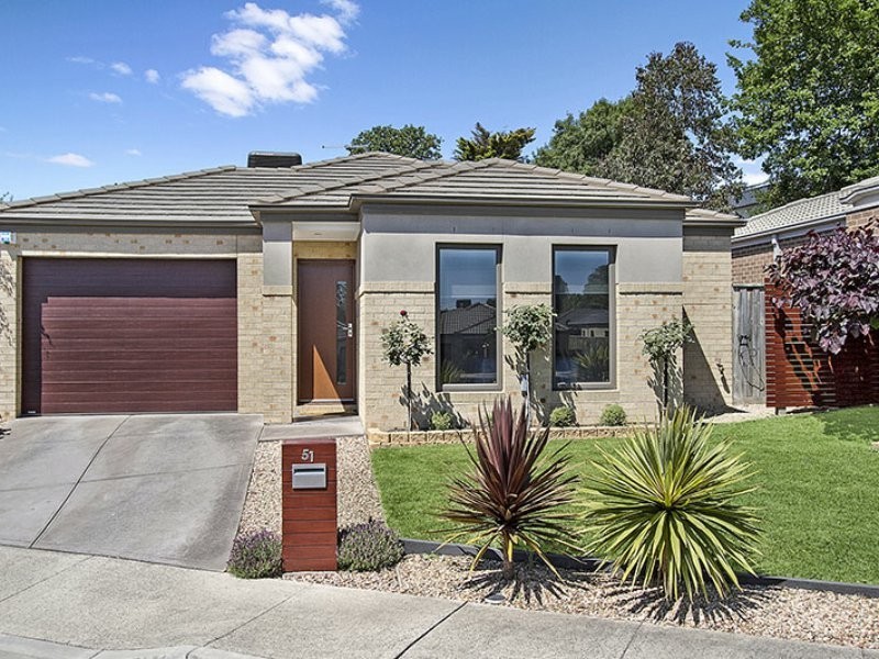 51 Tanika Circuit, Croydon VIC 3136
