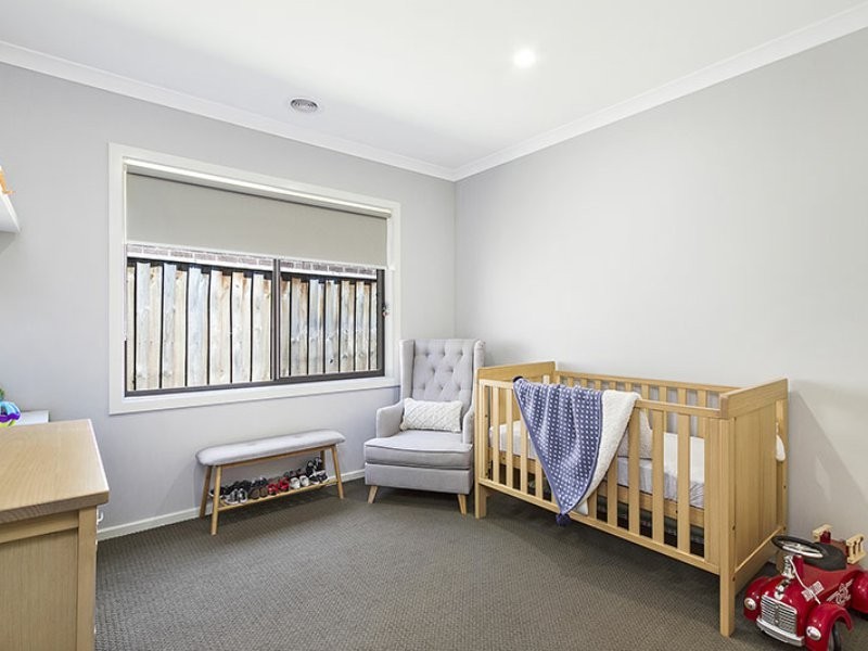 51 Tanika Circuit, Croydon VIC 3136