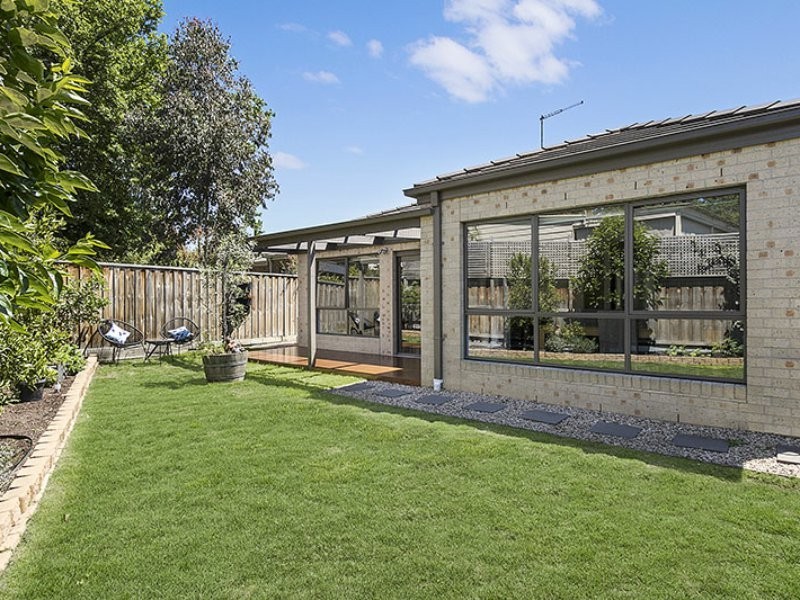 51 Tanika Circuit, Croydon VIC 3136