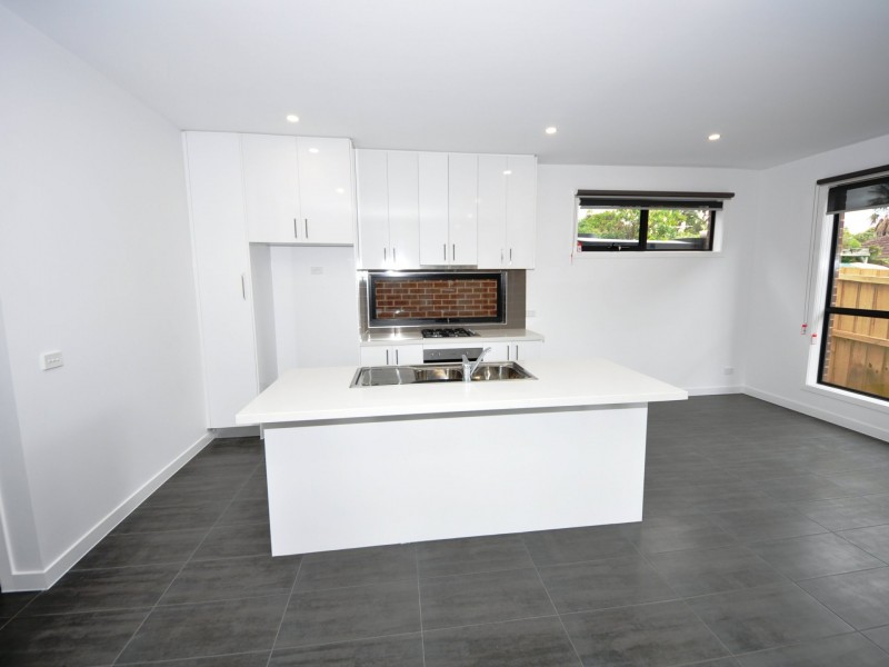 3 Steel Close  (4/5 Caroline St), Kilsyth VIC 3137