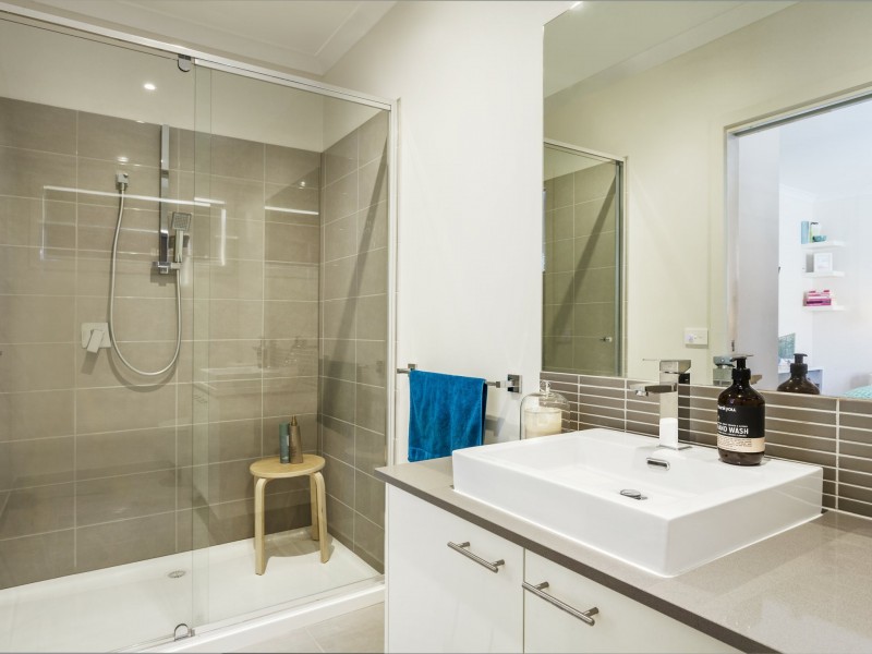 49 Tanika Circuit, Croydon VIC 3136