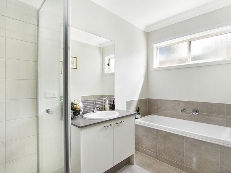 1 Tanika Circuit, Croydon VIC 3136