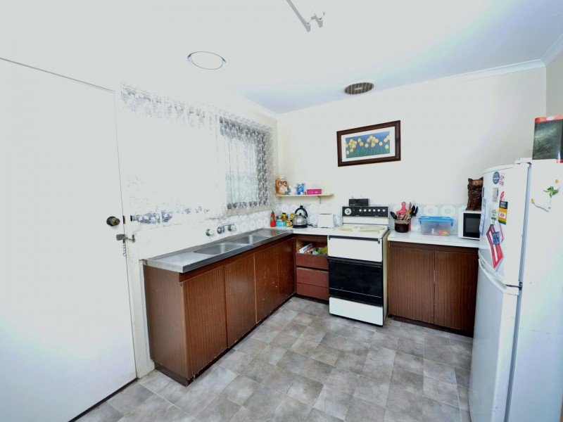 2/16-18 Landale Avenue, Croydon VIC 3136