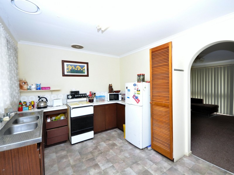 2/16-18 Landale Avenue, Croydon VIC 3136