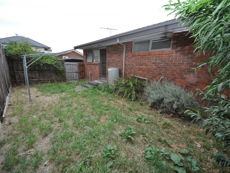 2/16-18 Landale Avenue, Croydon VIC 3136