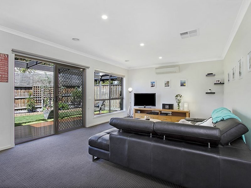 51 Tanika Circuit, Croydon VIC 3136