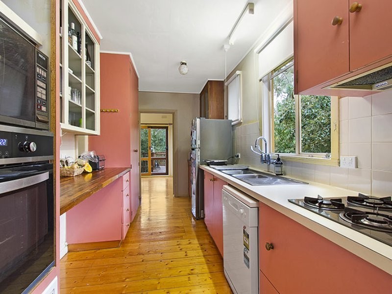 24 Hamel Street, Box Hill South VIC 3128