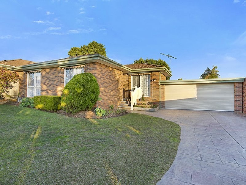 72 Gleneagles Drive, Endeavour Hills VIC 3802