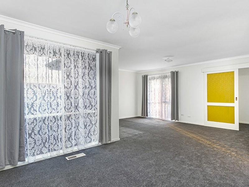 72 Gleneagles Drive, Endeavour Hills VIC 3802