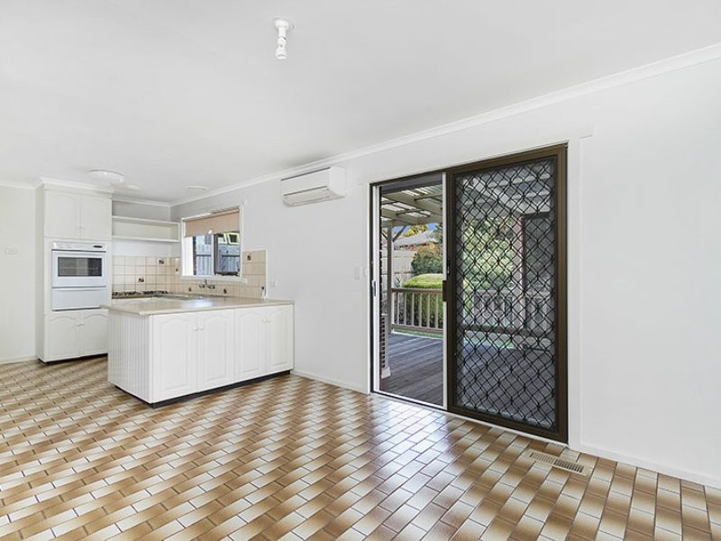 72 Gleneagles Drive, Endeavour Hills VIC 3802