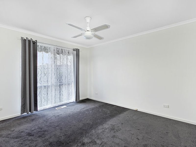 72 Gleneagles Drive, Endeavour Hills VIC 3802