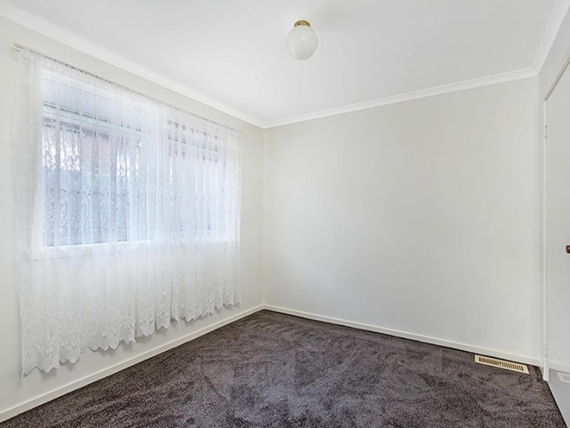 72 Gleneagles Drive, Endeavour Hills VIC 3802