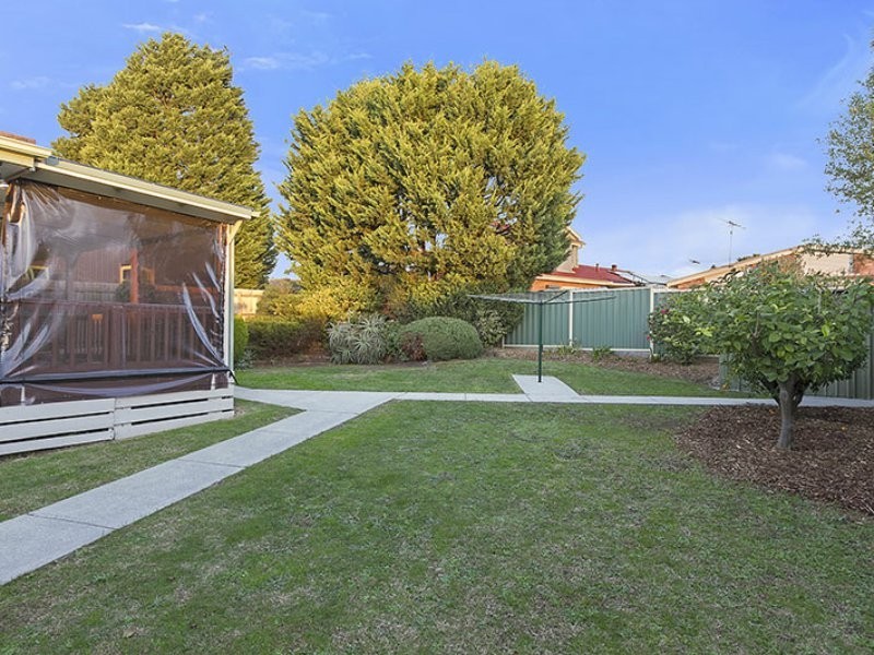 72 Gleneagles Drive, Endeavour Hills VIC 3802