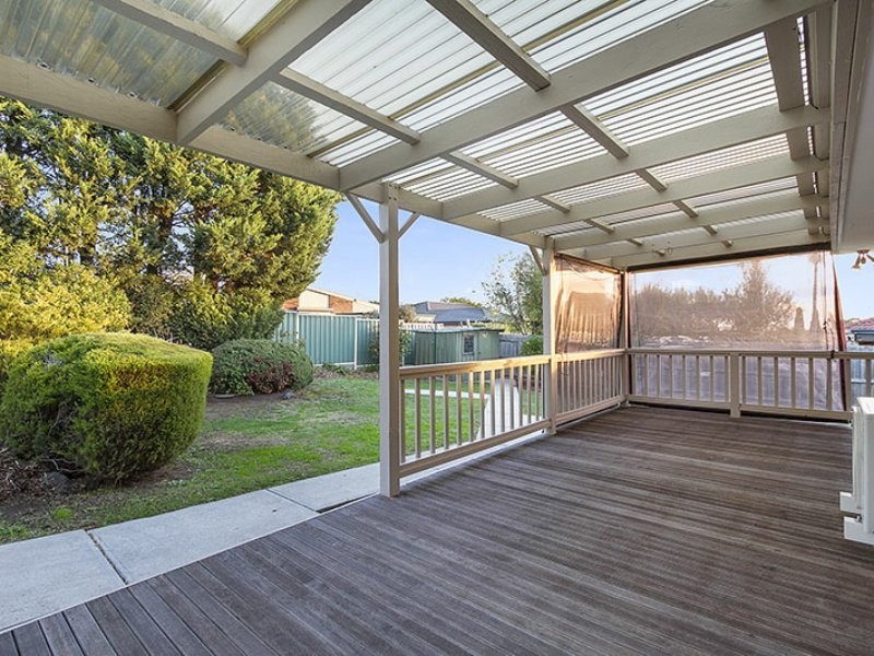 72 Gleneagles Drive, Endeavour Hills VIC 3802