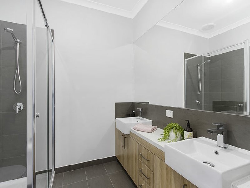 Units 2, 3 & 4/20 Laird Street, Croydon VIC 3136